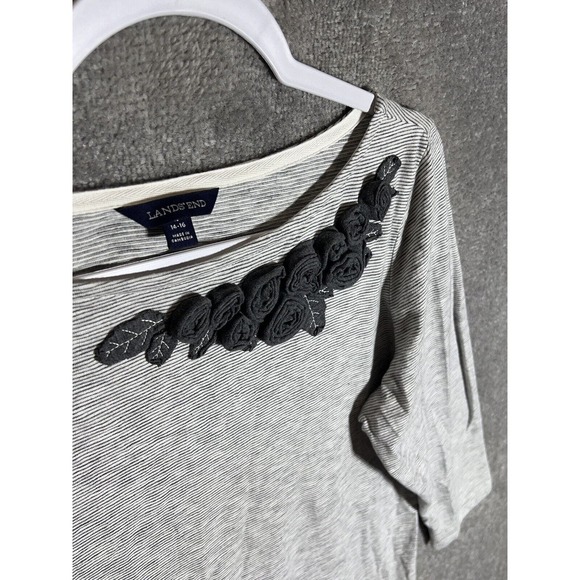 Lands End Top Womens Size Large 14-16 Gray Striped 3/4 Sleeve 3D Rose Applique - Picture 6 of 8